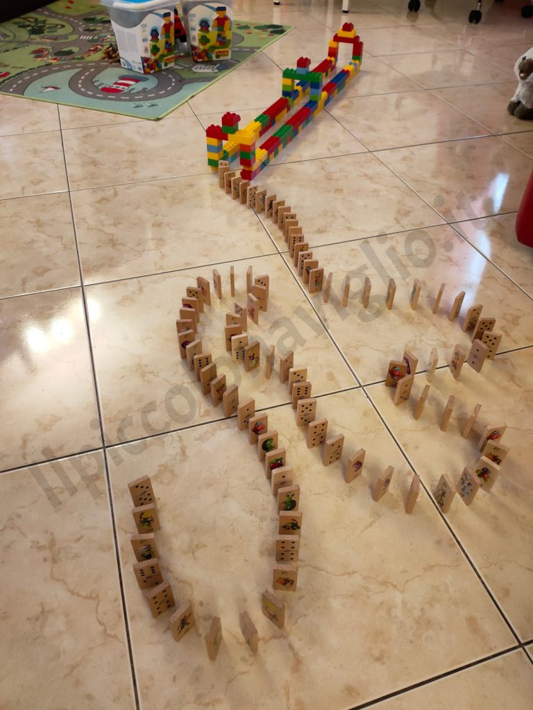 Lego + Domino