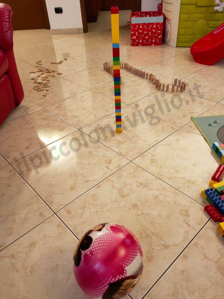 Lego + Domino